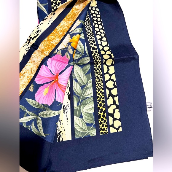 Salvatore Ferragamo 100% Silk Scarf 35x35 inches - Picture 1 of 8